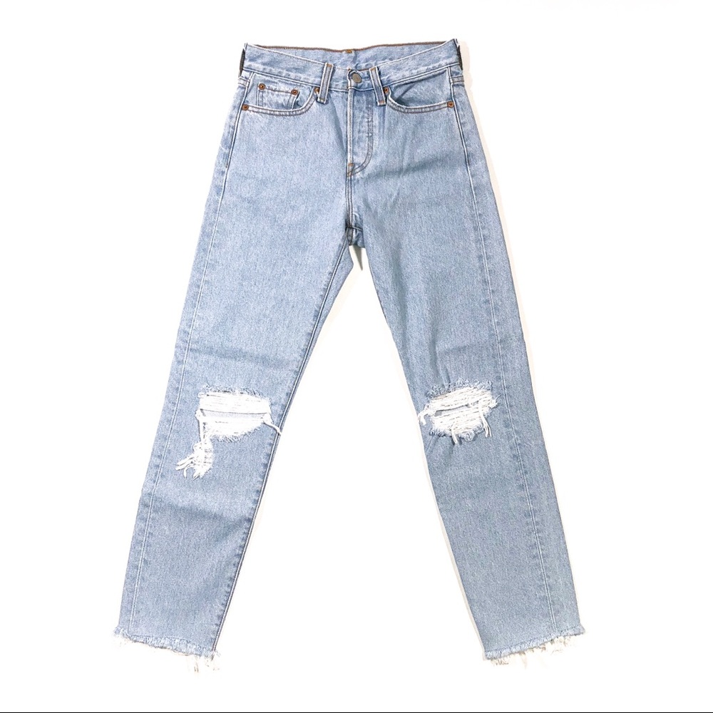 NWOT Levis Wedgie Fit  - Light wash